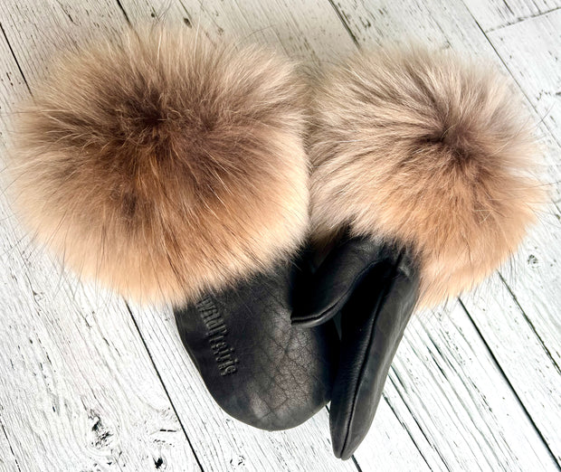 racoon handschuhe LIMITED EDITION Mitts- Finn Raccoon fur *3 colours* – Wild Prairie Designs